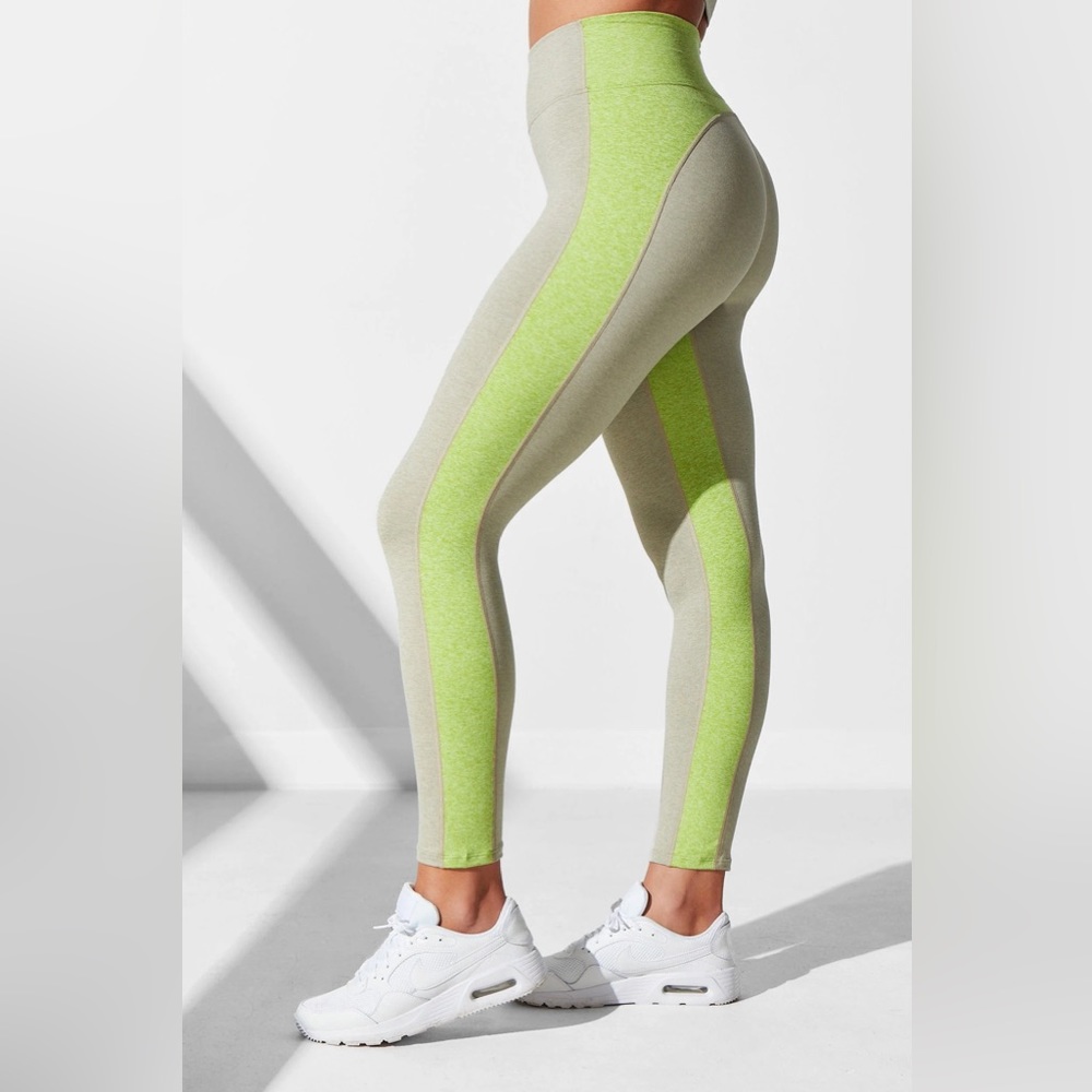 NWT Noli Yoga Tempo Legging - Heather Lime Medium